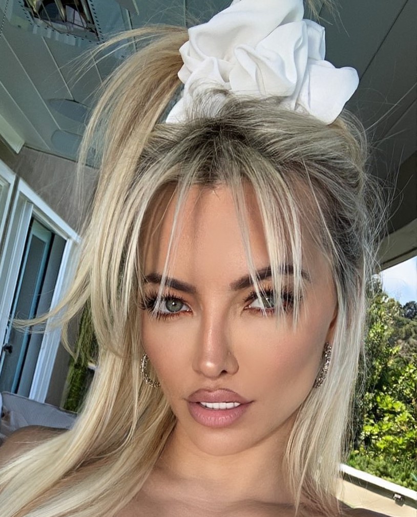 Lindsey Pelas