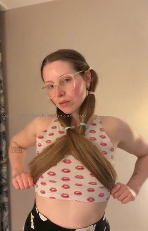 jessie-cave photo #4 photo n 4