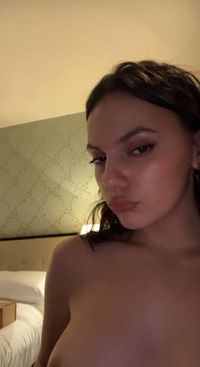 dafne-keen-nude Profile Photo