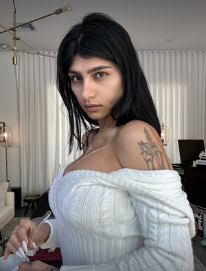 Mia Khalifa - Thumb