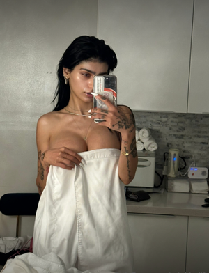Mia Khalifa - Thumb