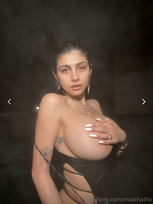 Mia Khalifa - Thumb