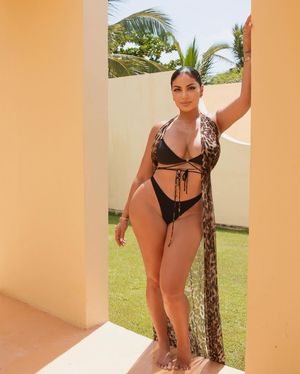 lareinasworld N4