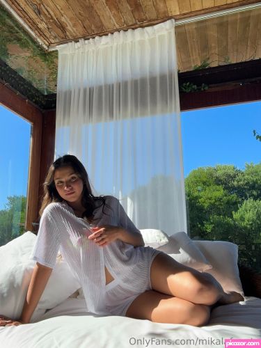 Mikaela Lafuente - Image