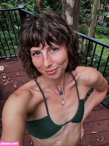 Aimeeinghigher  - Image