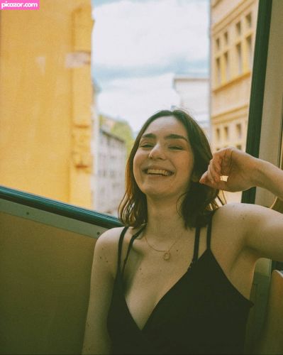 Clararunaway  - Image