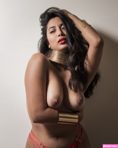 Amina model - Image