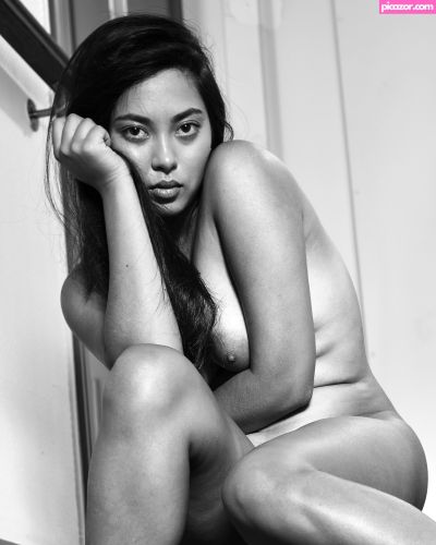 Amina model - Image