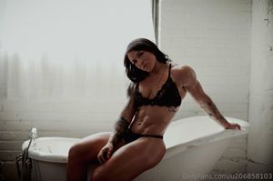 jen-erhardt-ifbbpro photo #1 photo n 1