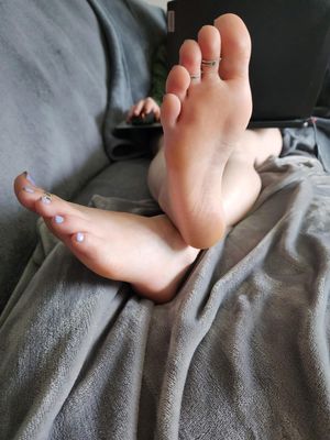 lilithstoes - Thumb