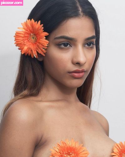 Aurora Sinclair  - Image