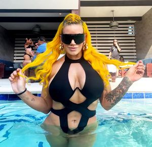 taya-valkyrie photo #36 photo n 36