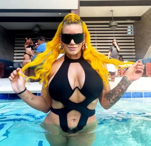 taya-valkyrie photo #38 photo n 38
