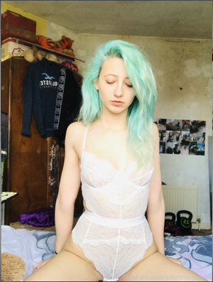 courtneyyyyxox-1 photo #5 photo n 5
