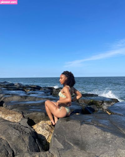 Ayriana Young - Image