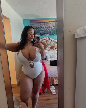 Cassandra Nicole - Thumb