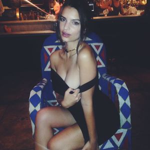 emily-ratajkowski-1 photo #2751 photo n 2751