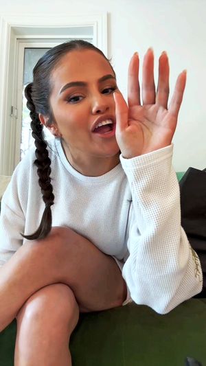 Selena Gomez N10