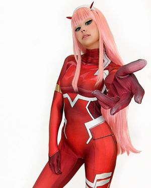 nikki-barlowe-1 photo #9 photo n 9