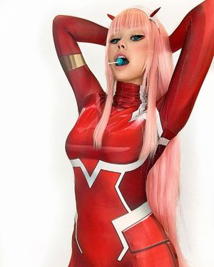 Nikki Barlowe N2