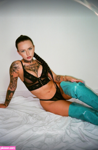 Layla Evans - Image