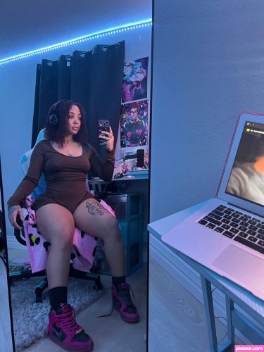 jayianicolee  - Image