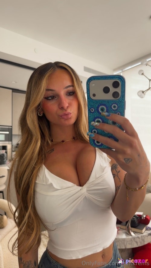 Kaitlyn Krems - Image