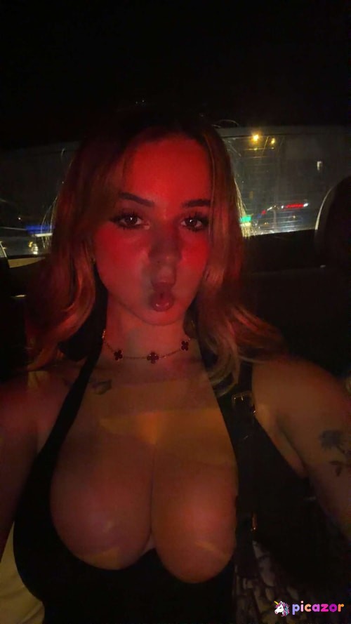 Kaitlyn Krems - Image