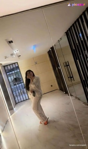 angie-khoury photo #4 photo n 4