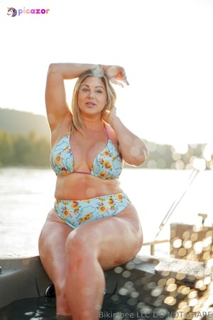 bikinibee_official photo #3 photo n 3