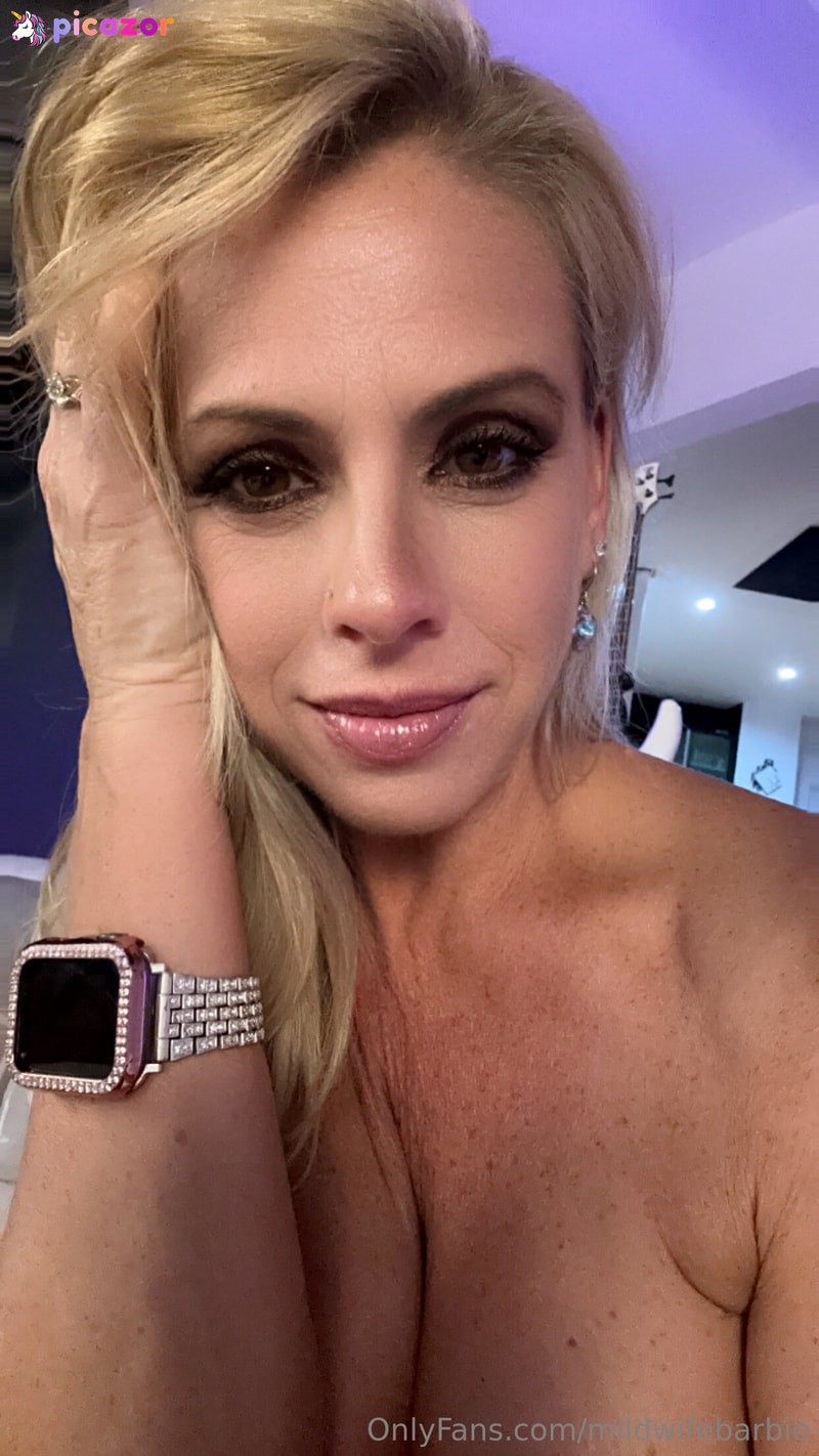 mildwifebarbie N15
