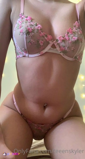 skylerstormxo photo #1 photo n 1