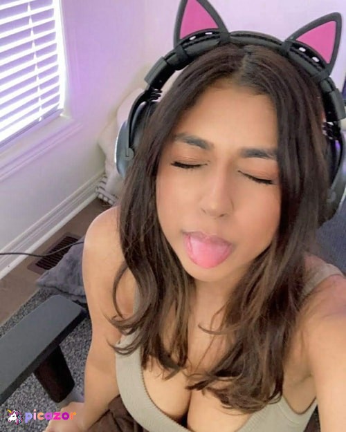 Yasminewithaz - Image