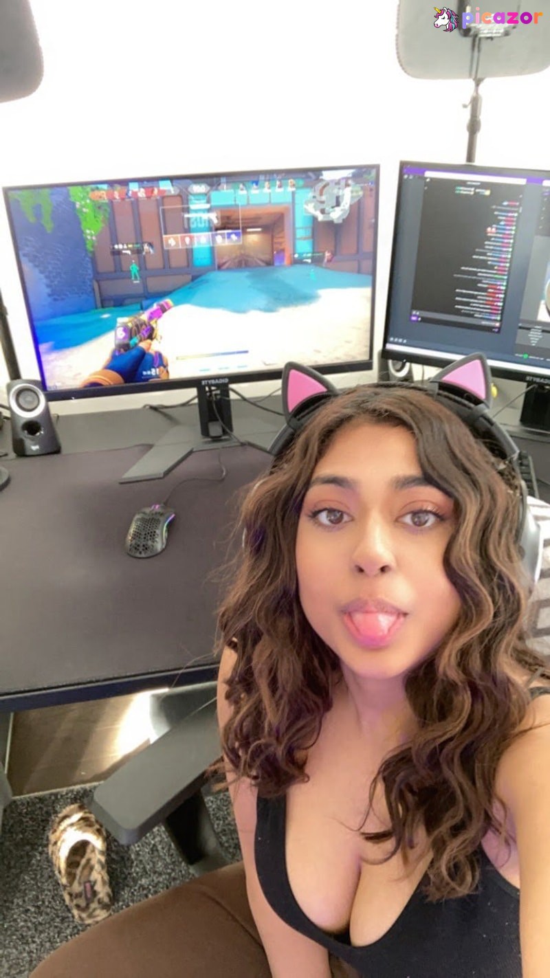 Yasminewithaz N8