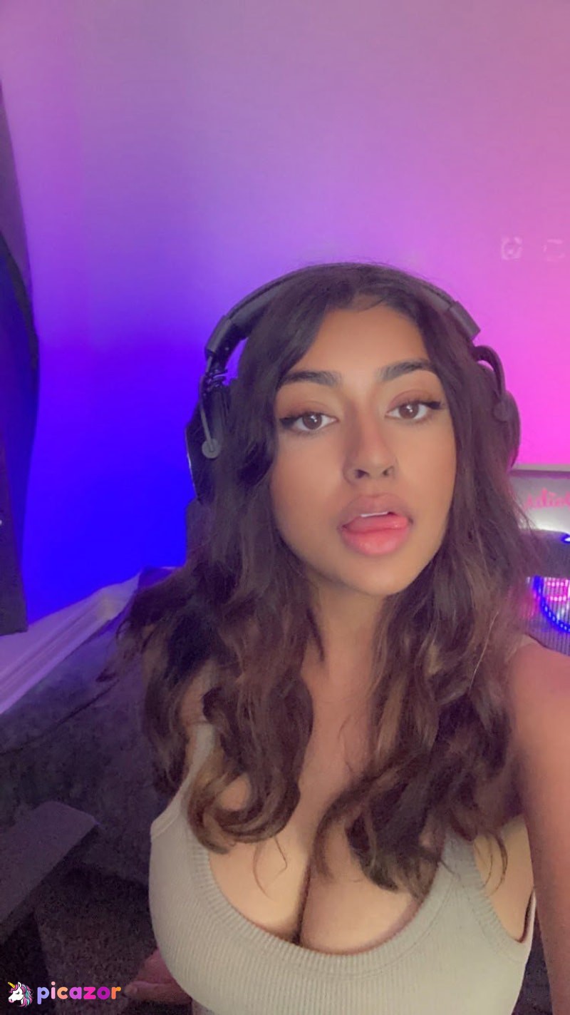 Yasminewithaz N7