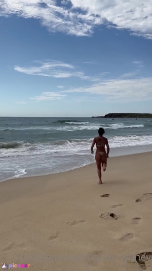naomi-sydney video #18 photo n 18