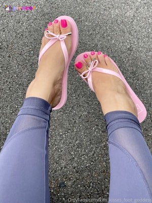 kim_kisses_foot_goddess photo #64 photo n 64