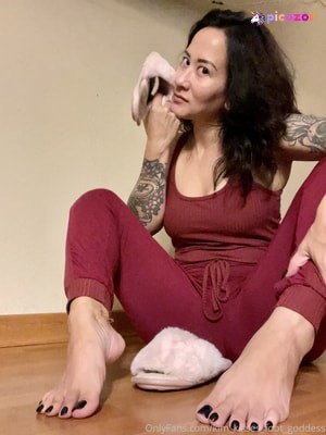 kim_kisses_foot_goddess photo #87 photo n 87