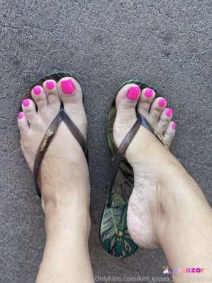 kim_kisses_foot_goddess photo #30 photo n 30