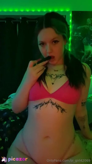 bi_girl42069 video #8 photo n 8
