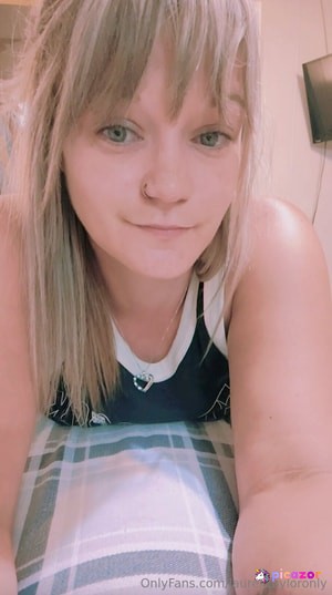 laurentayloronly photo #2 photo n 2