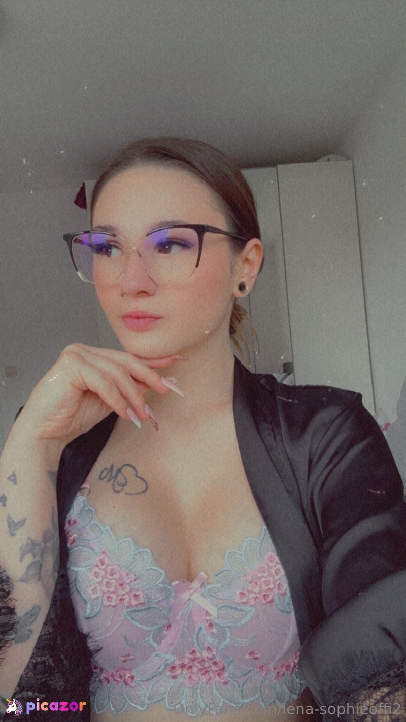 lena-sophieoffi2 N37