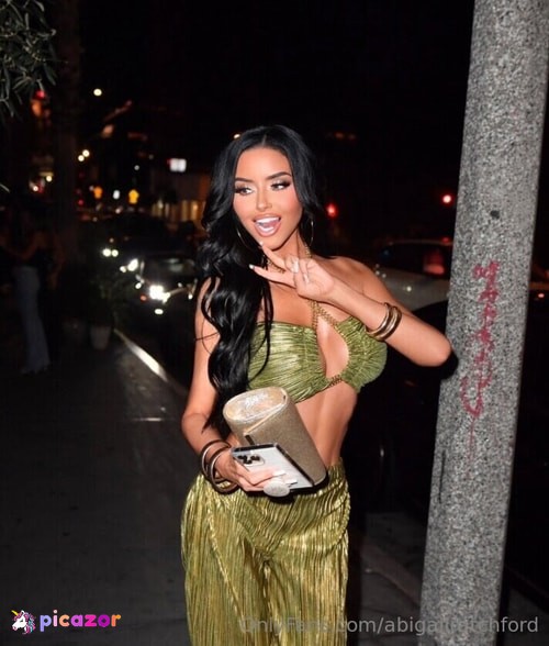Abigail Ratchford - Image