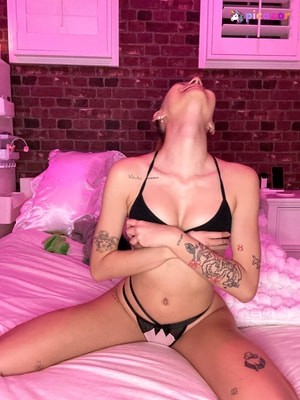 Kiana_akers N9