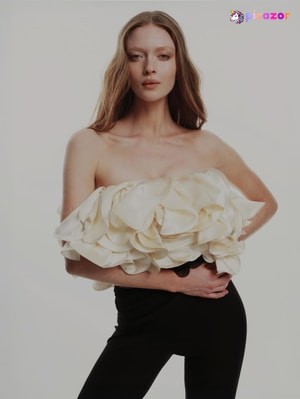 larsen-thompson-1 photo #250 photo n 250