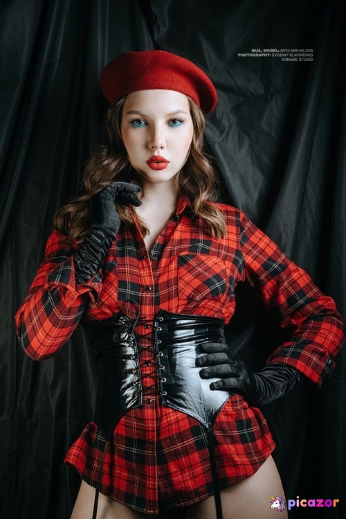 Anya Mikhailova - Image