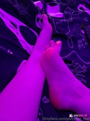 Feet_Porcelain - Thumb