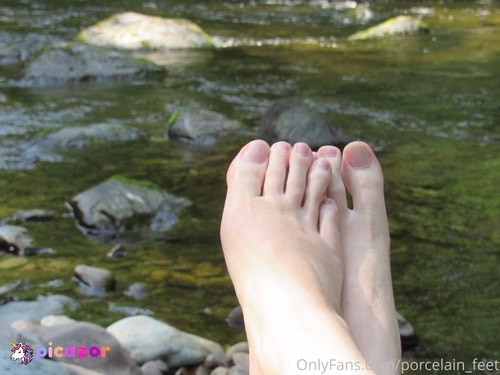 Feet_Porcelain - Image