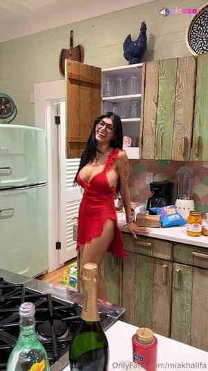 mia-khalifa photo #1078 photo n 1078