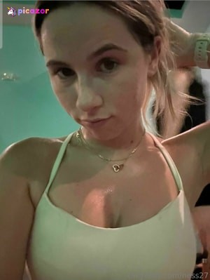 Vanessa DeCesare - Thumb